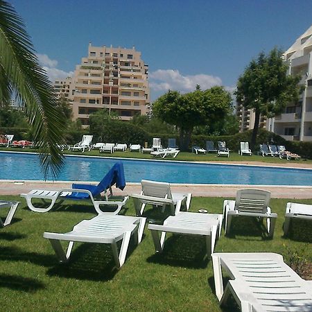 Rocha Praia Mar Beach Front Line Bay Portimao Bagian luar foto