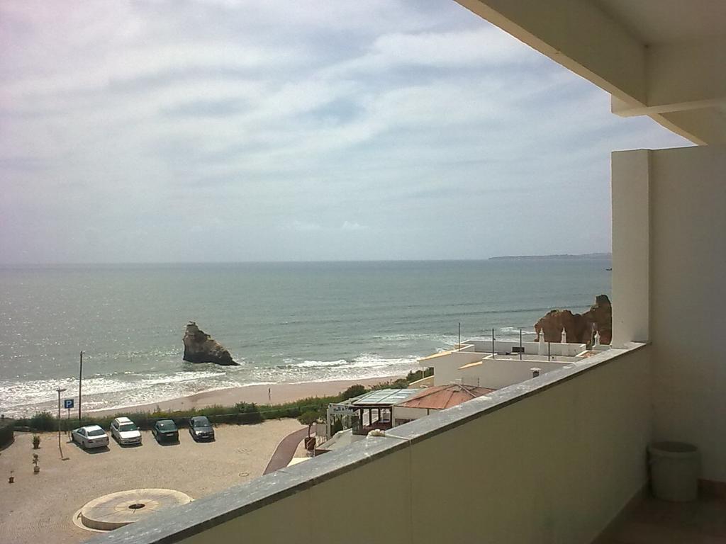 Rocha Praia Mar Beach Front Line Bay Portimao Ruang foto