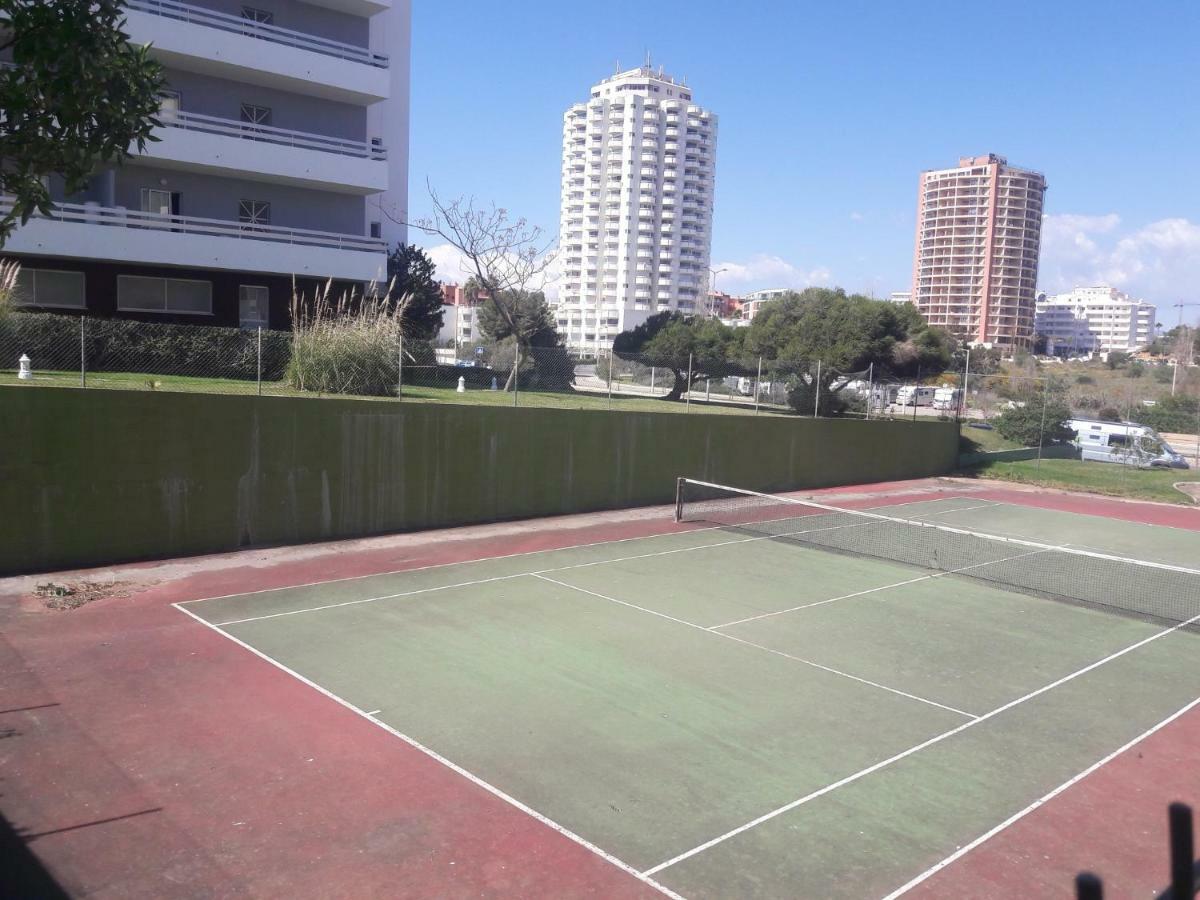 Rocha Praia Mar Beach Front Line Bay Portimao Bagian luar foto