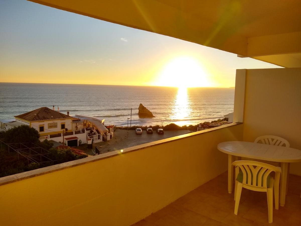 Rocha Praia Mar Beach Front Line Bay Portimao Bagian luar foto